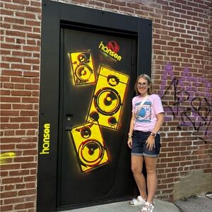 Meet your Posher, Corrie